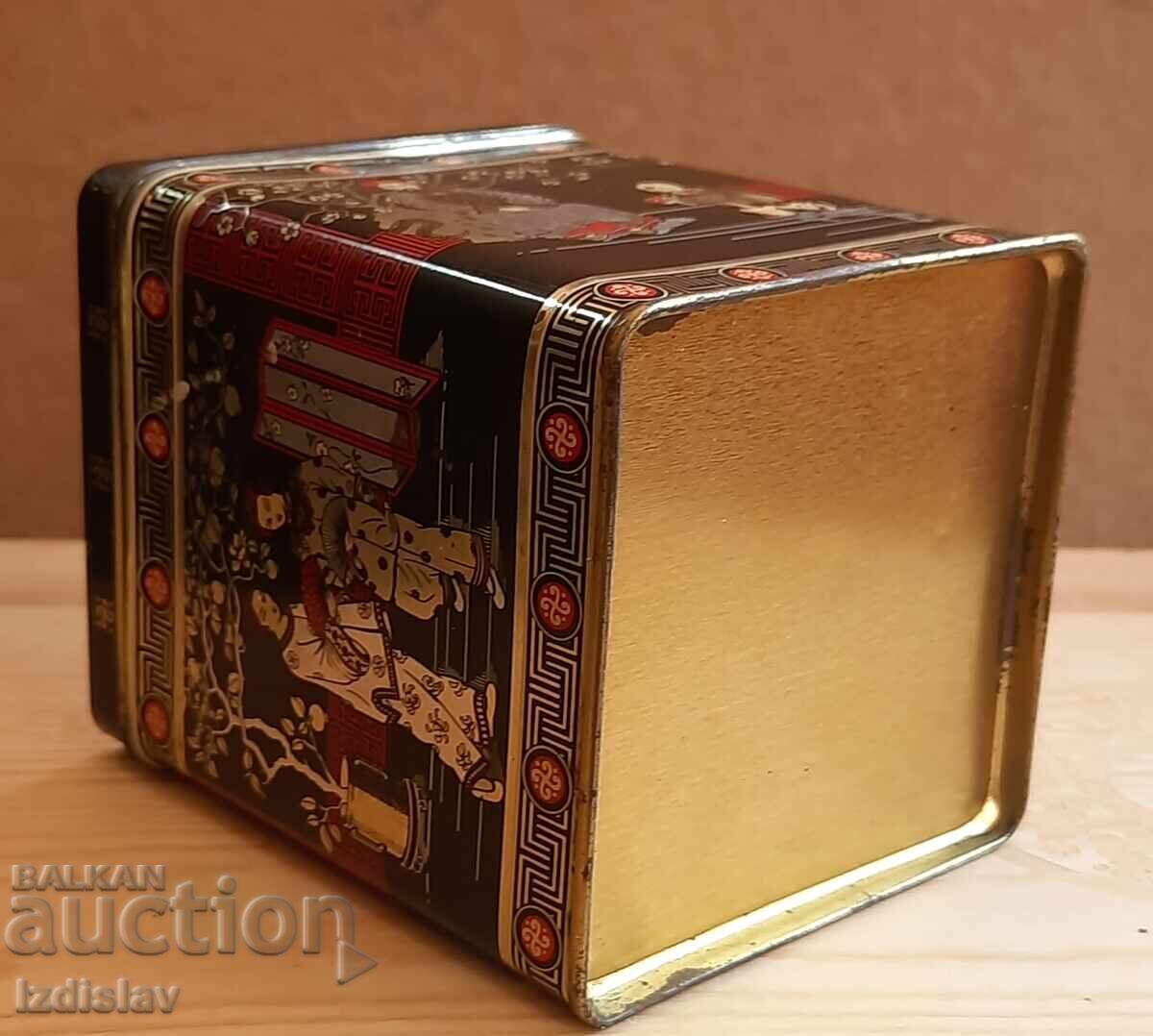 Collectible tin box for Asian tea - 5