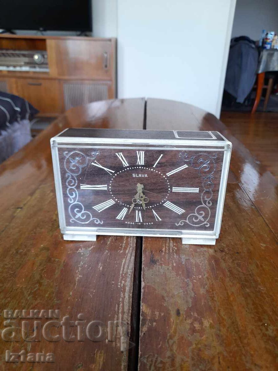 Ceas de birou, ceas deşteptător SLAVA, SLAVA