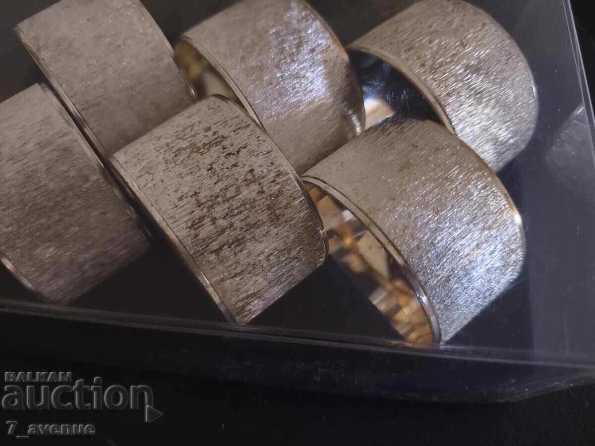 Auction Silver-plated napkin rings, style and quality from the 70s Auction Silver-plated napkin rings, style and quality from the 70s