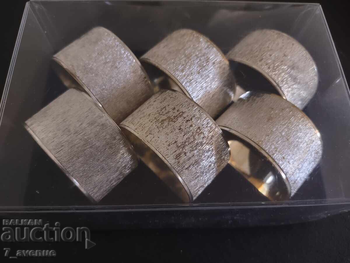 Delivery of Silver-plated napkin rings, style and quality from the 70s Delivery of Silver-plated napkin rings, style and quality from the 70s