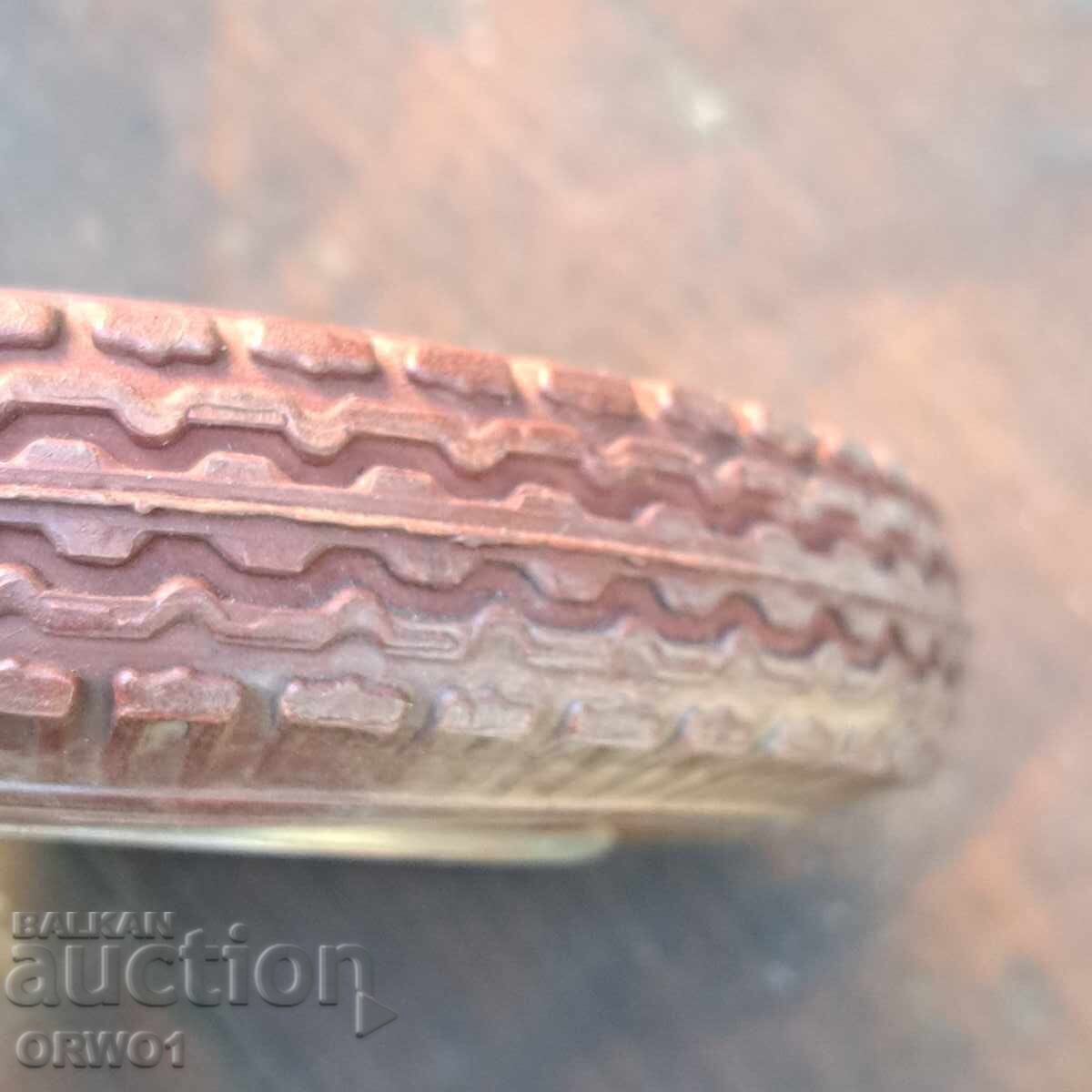 Evening Technical School of Energy Sofia ashtray tire - 5