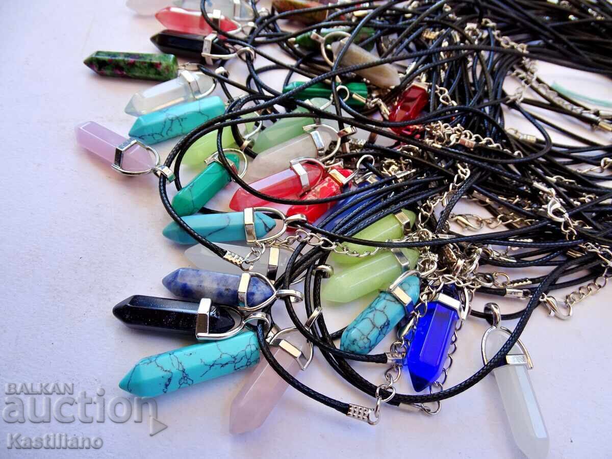 Delivery of Lot of 46 natural stone pendants