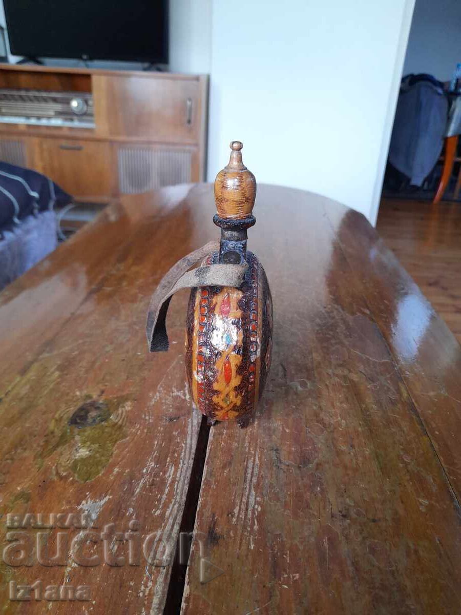 Стара бъклица,павур с цена € 16.00 | 31.29 лв.