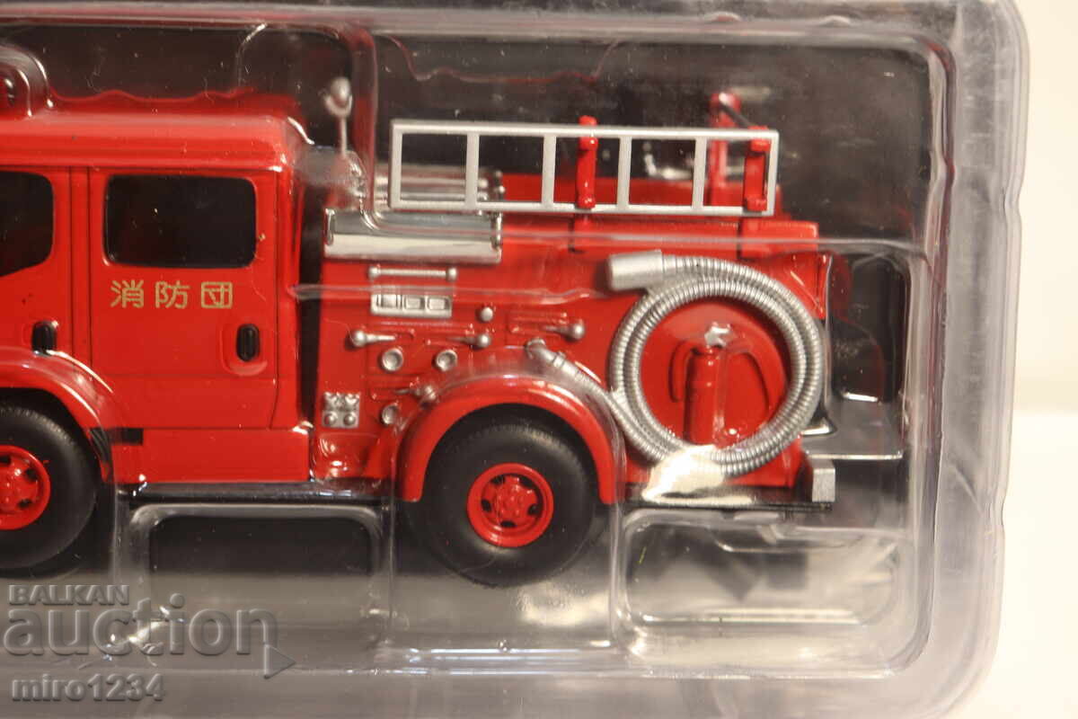 Auction  1/40 MORITA JAPAN FIRE TRUCK TOY MODEL