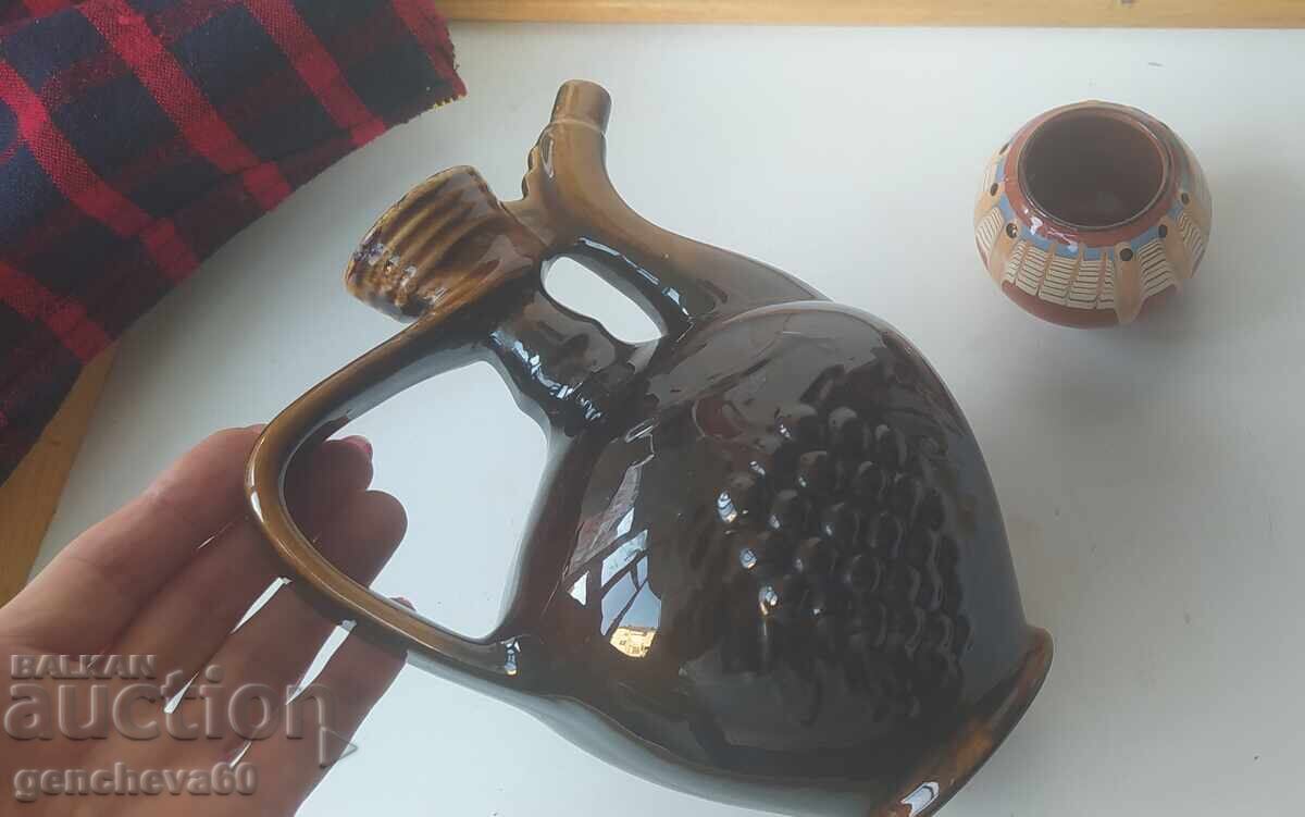 Veche cană din ceramică glazurată cu preț € 15.00 | 29.34 BGN Veche cană din ceramică glazurată cu preț € 15.00 | 29.34 BGN
