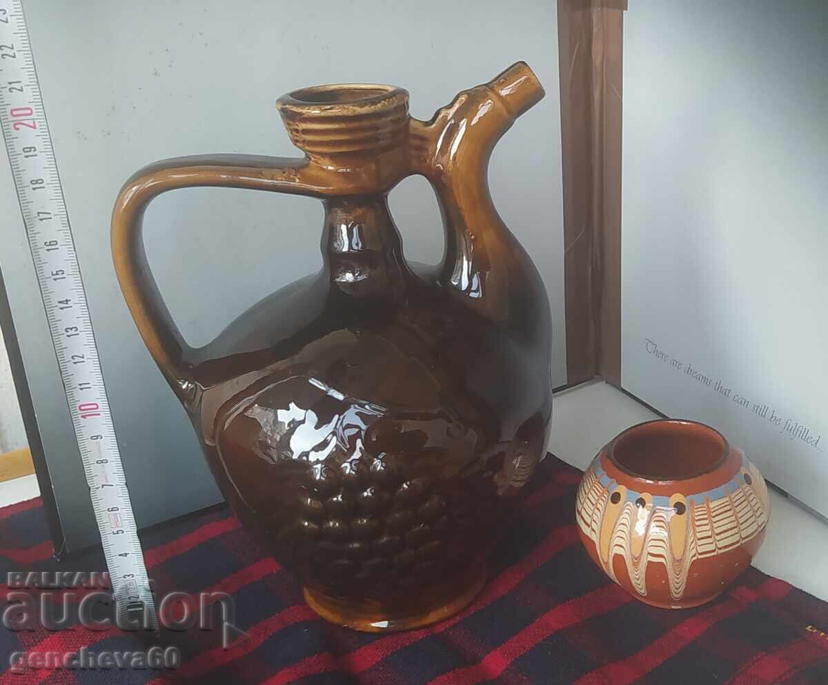 Veche cană din ceramică glazurată Veche cană din ceramică glazurată
