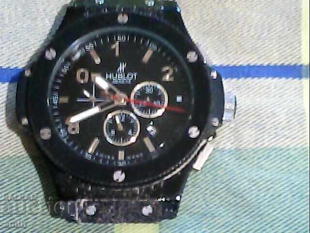 Ρολόι Hublot αυτόματο λειτουργεί τέλεια με τιμή € 45.00 | 88.01 BGN