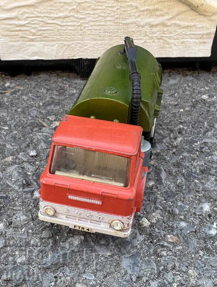 Dinky UK Ford Стара метална играчка камион метачка с цена € 25.00 | 48.90 лв.