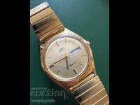 Adec Quartz рядък позлатен мъжки часовник.Отлично състояние.