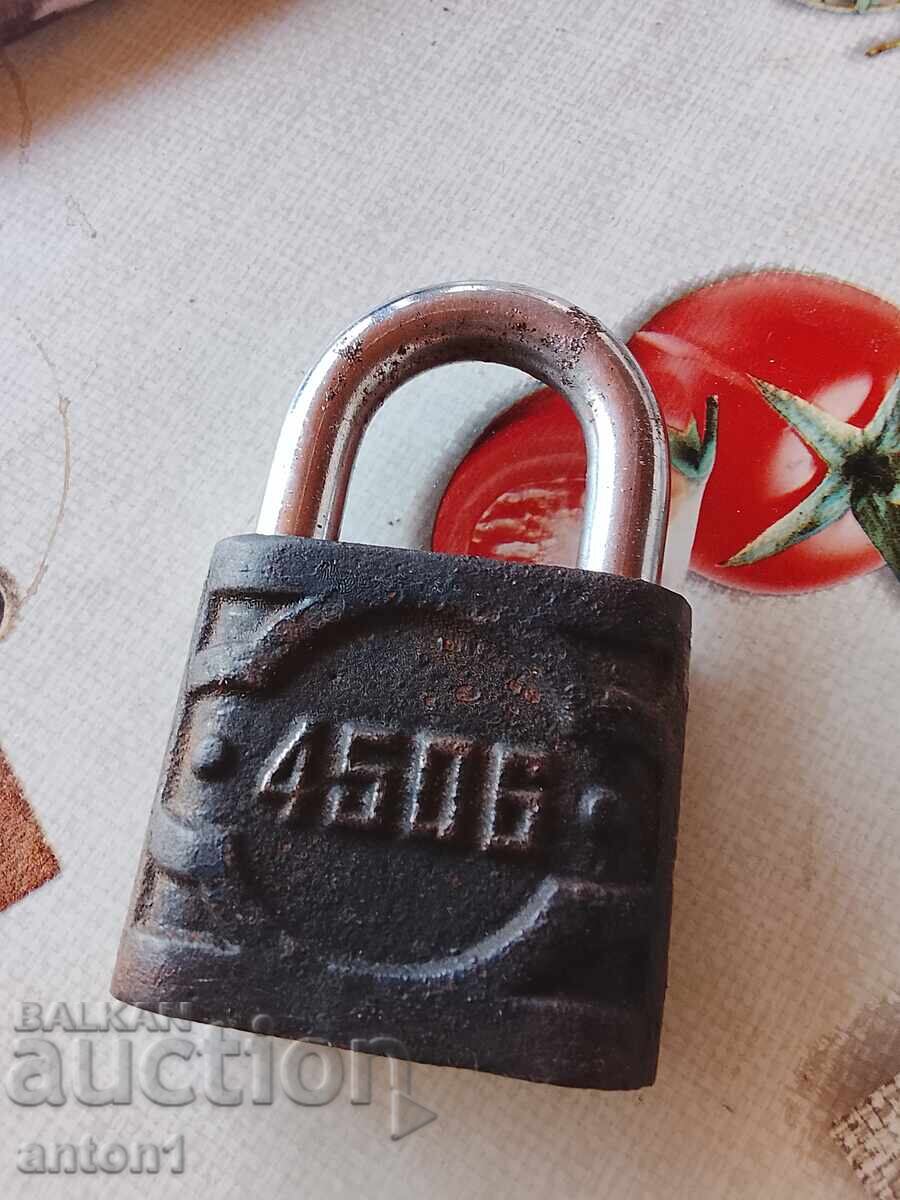 Катинар без ключ с цена € 5.00 | 9.78 лв.