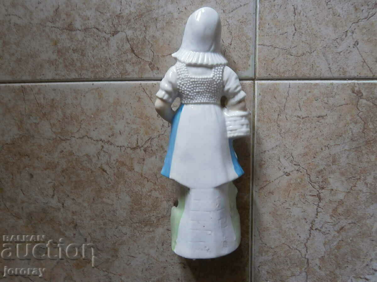 Porcelain figure 24cm with price € 5.00 | 9.78 BGN Porcelain figure 24cm with price € 5.00 | 9.78 BGN