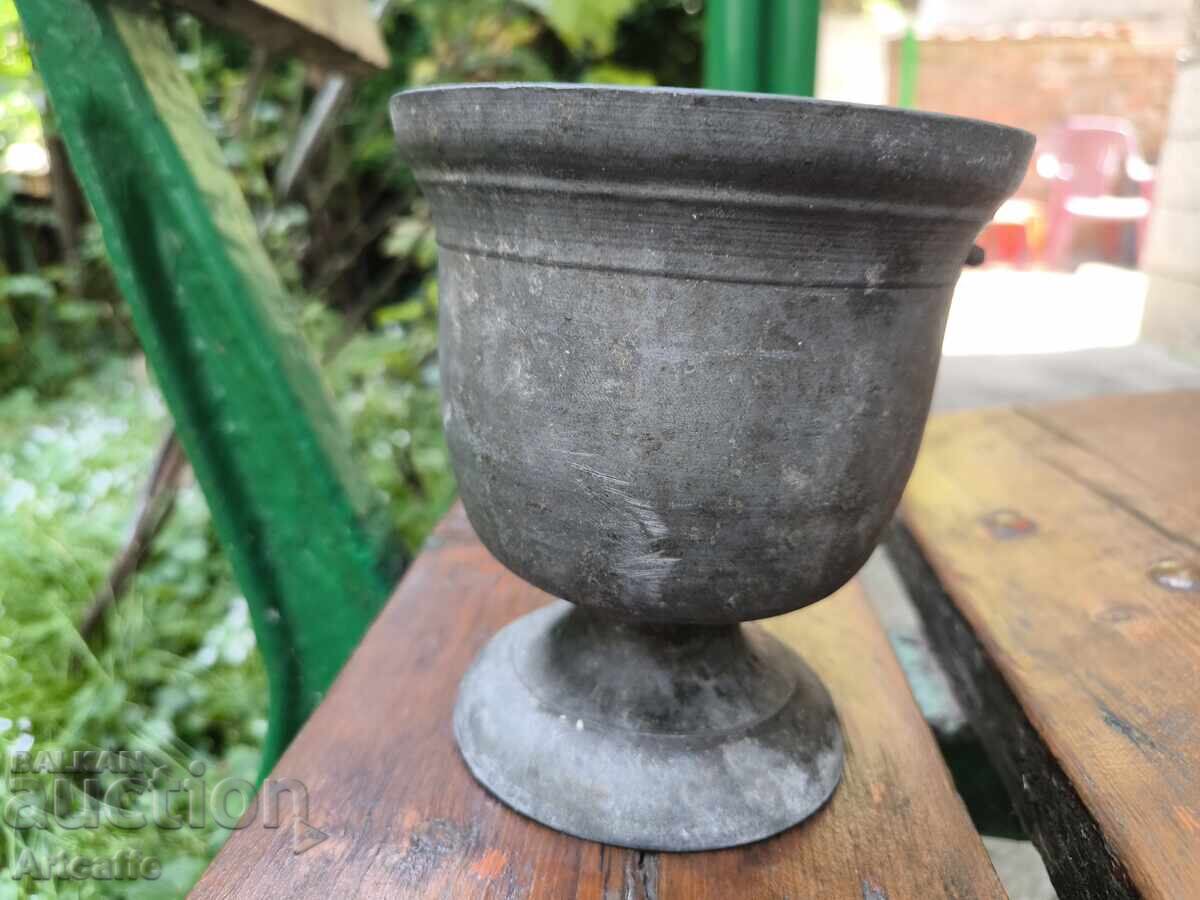 Licitație Mojar metalic vechi – 17 cm Licitație Mojar metalic vechi – 17 cm