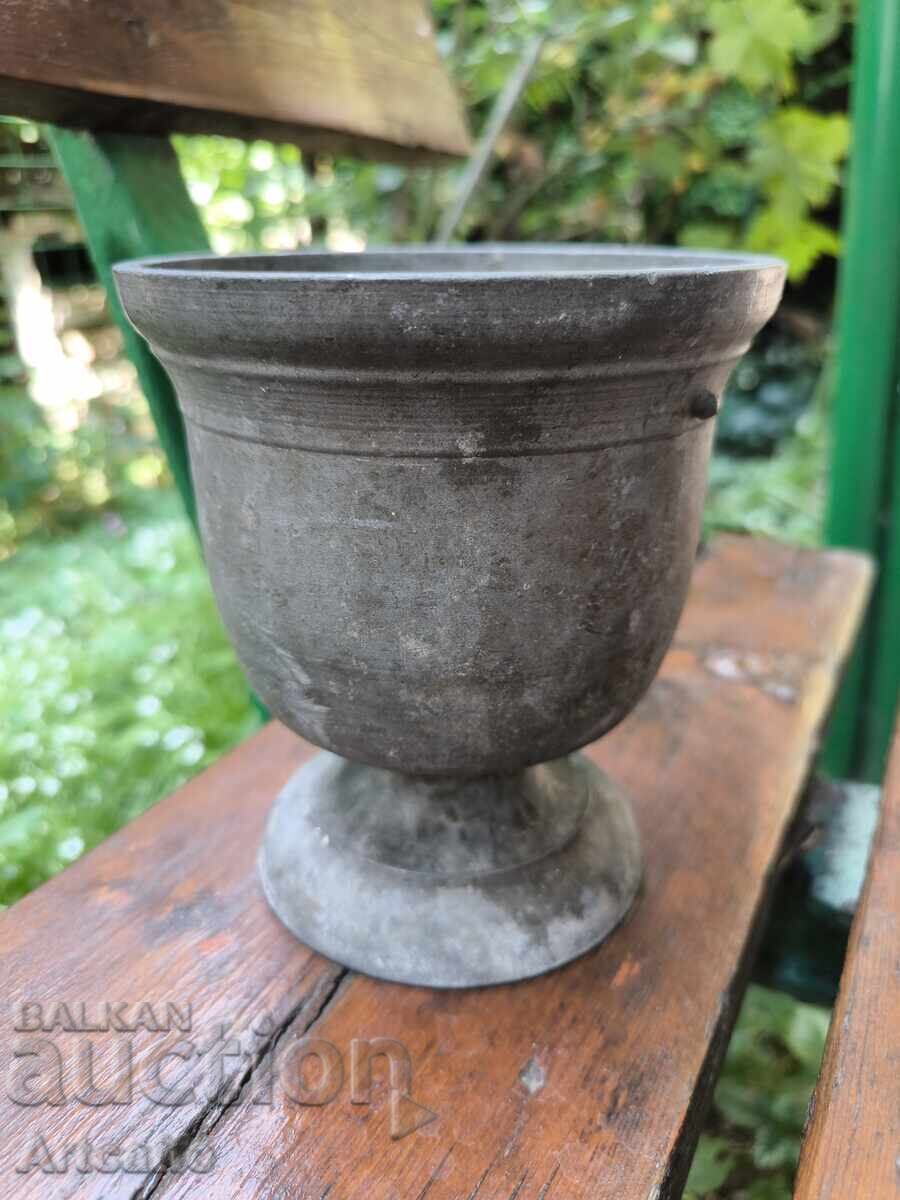 Antique metal mortar – 17 cm