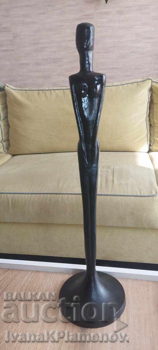 Statuetă metalică pentru cunoscători, înălțime 50 cm cu preț € 50.00 | 97.79 BGN
