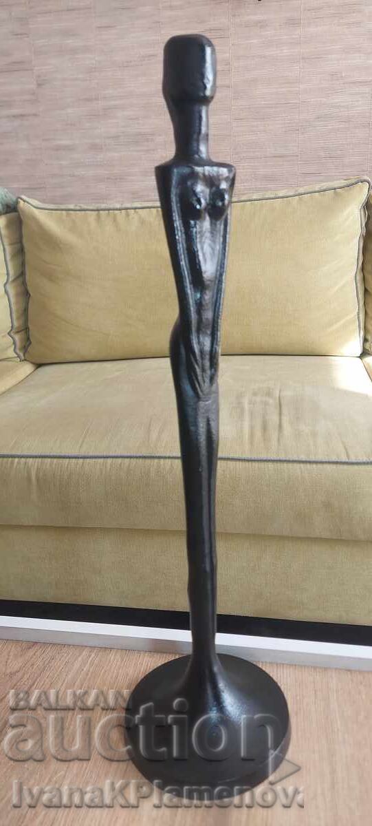 Statuetă metalică pentru cunoscători, înălțime 50 cm