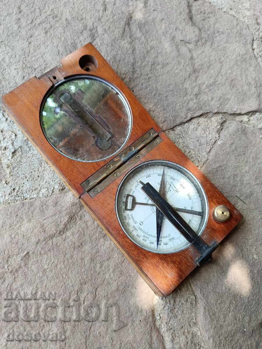Antique French compass 1900, used during WWI, working