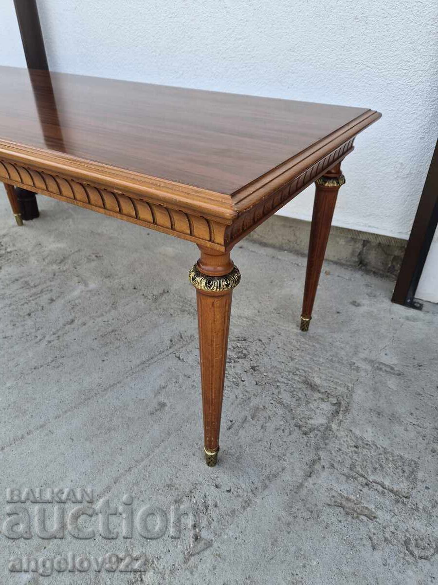 Auction Vintage solid wood coffee table!!! Auction Vintage solid wood coffee table!!!