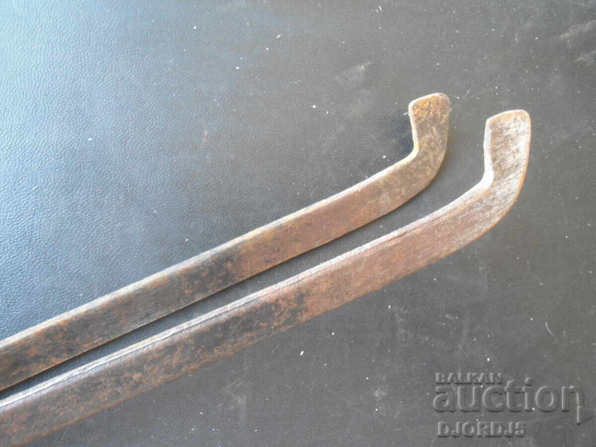 Old tongs, dilaf with price € 2.00 | 3.91 BGN