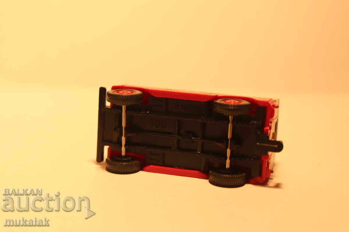 WIKING H0 1/87  LAND ROVER ПОЖАРНА   КОЛИЧКА   КАМИОН МОДЕЛ - 7