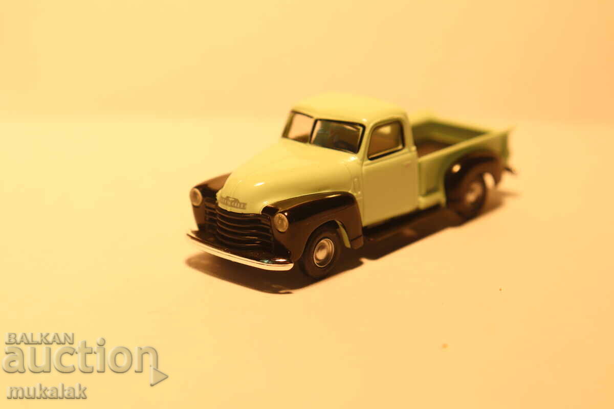 BUSCH H0 1/87 CHEVY 50 PICKUP MAȘINUȚĂ CAMION MODEL cu preț € 9.00 | 17.60 BGN