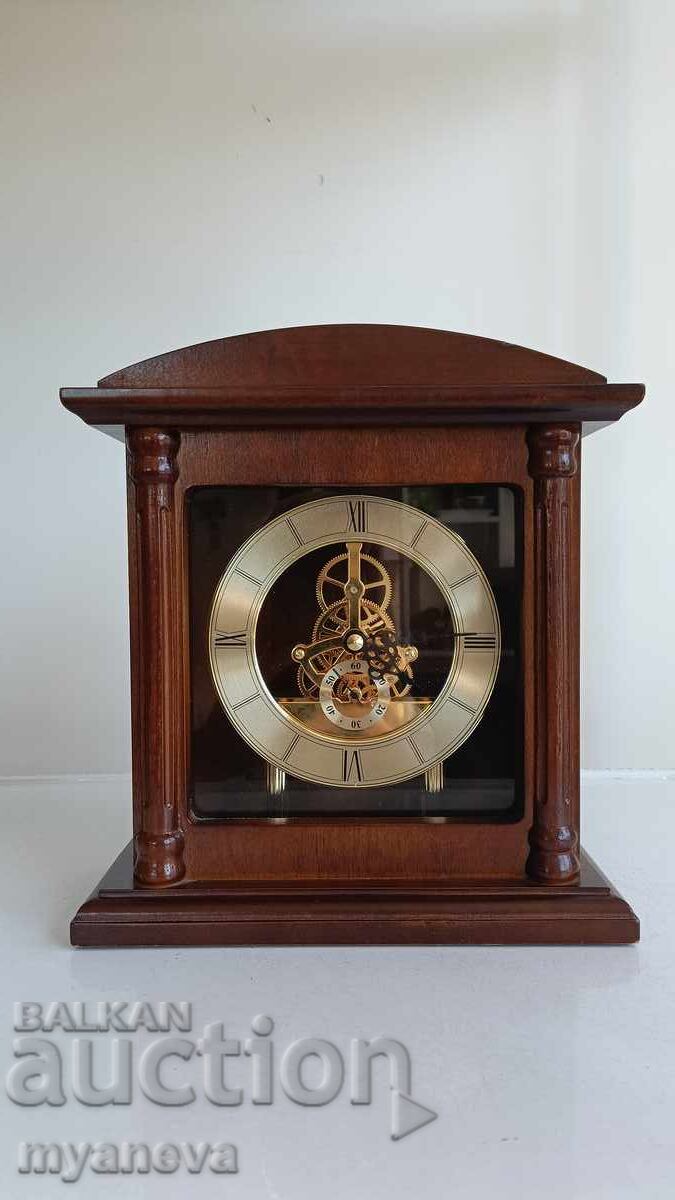 Vintage design, table clock with quartz movement Vintage design, table clock with quartz movement