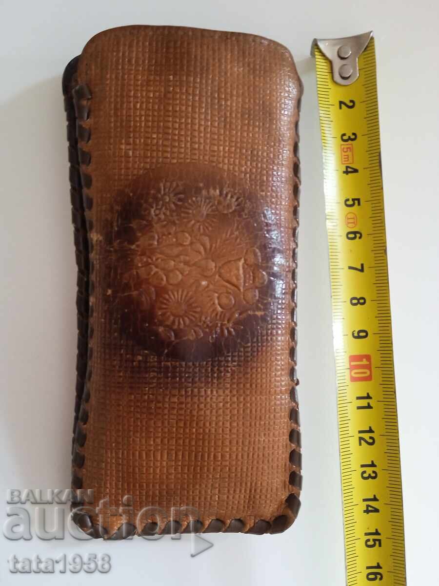 Toc de ochelari din piele naturală vintage cu preț € 12.60 | 24.64 BGN