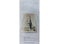 Fotografie Ofițer în fața monumentului de la Șipka