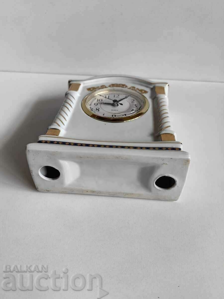 BEAUTIFUL PORCELAIN TABLE CLOCK QUARTZ HEALTHY WORKING - 7