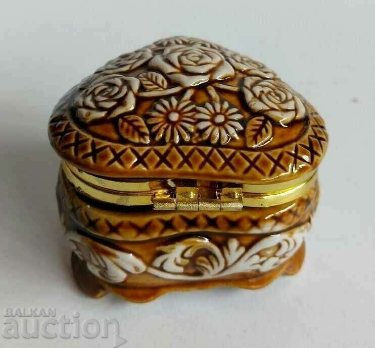 Livrarea . CUTIE BIJUTERII CERAMICA DECORATIE CUTIE SUVENIR Livrarea . CUTIE BIJUTERII CERAMICA DECORATIE CUTIE SUVENIR