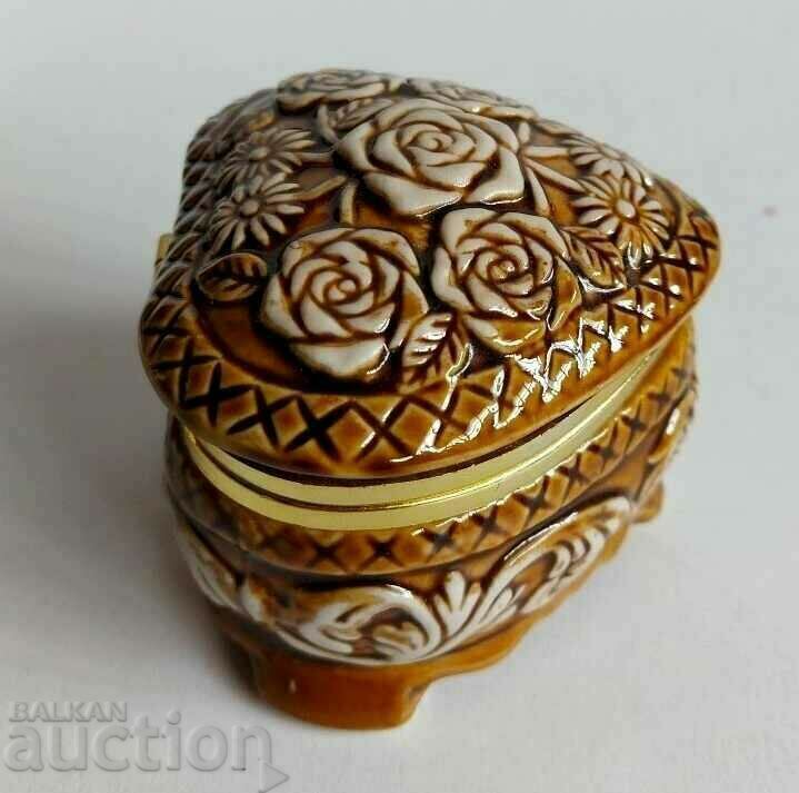 . CUTIE BIJUTERII CERAMICA DECORATIE CUTIE SUVENIR - 5 . CUTIE BIJUTERII CERAMICA DECORATIE CUTIE SUVENIR - 5