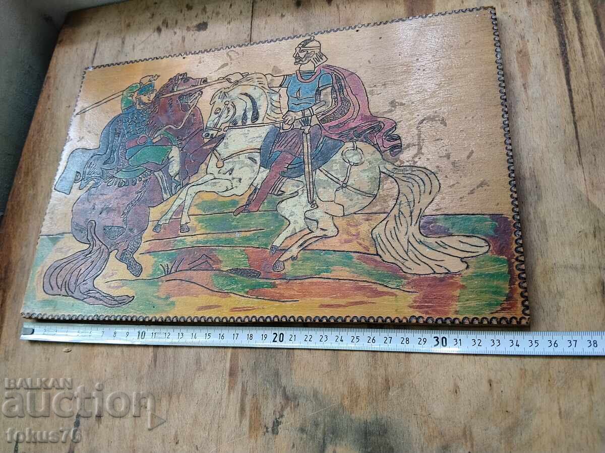 Tablou vechi pirogravat pe lemn - scenă de luptă - 5