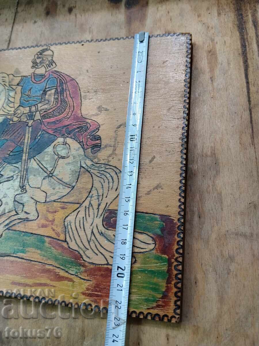 Tablou vechi pirogravat pe lemn - scenă de luptă - 6