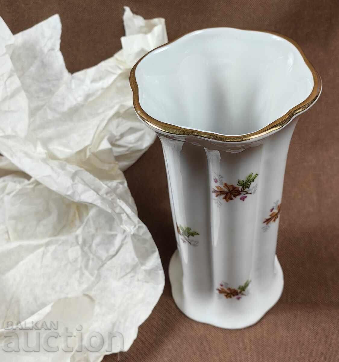 PROBABLY UNUSED PORCELAIN VASE, LITTLE DEGRADED - 6