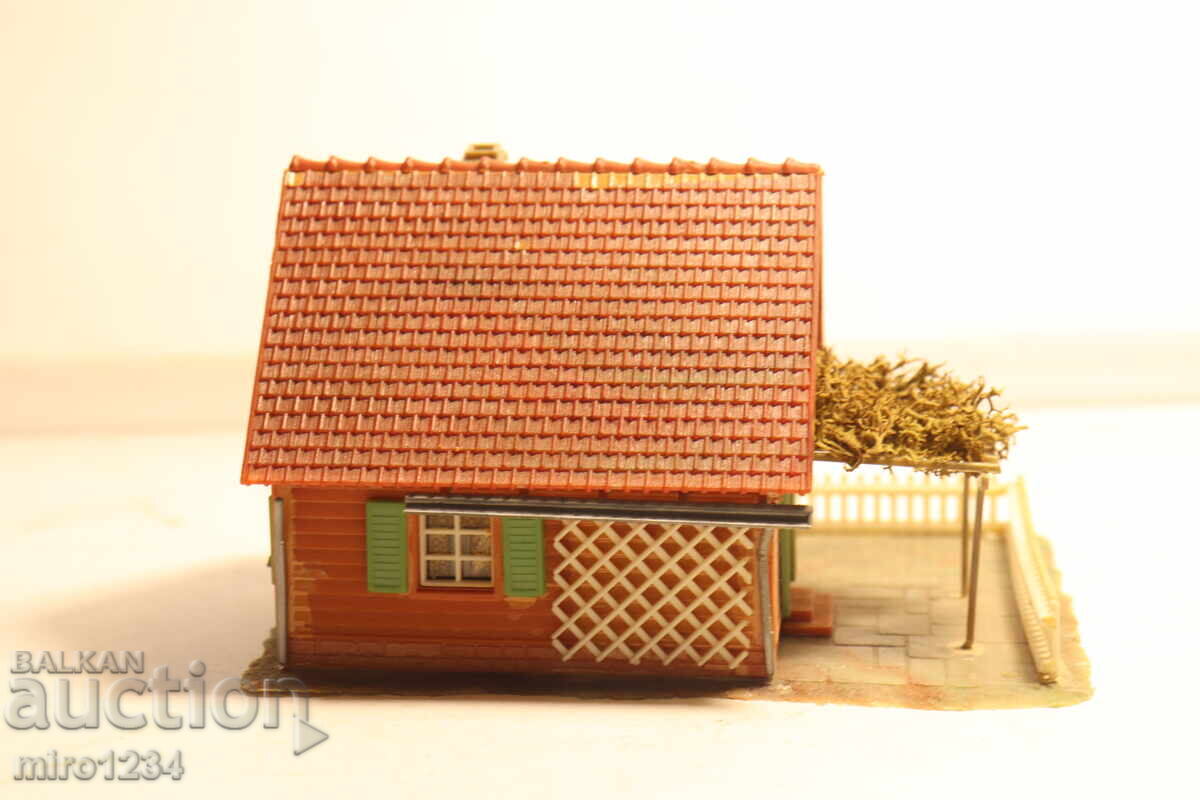 Auction  H0 1/87 SCALE HOUSE MODEL BUILDING RAILWAY STATION