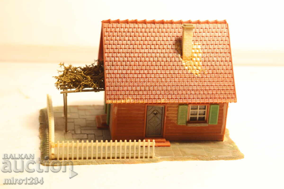 H0 1/87 SCALE HOUSE MODEL BUILDING RAILWAY STATION