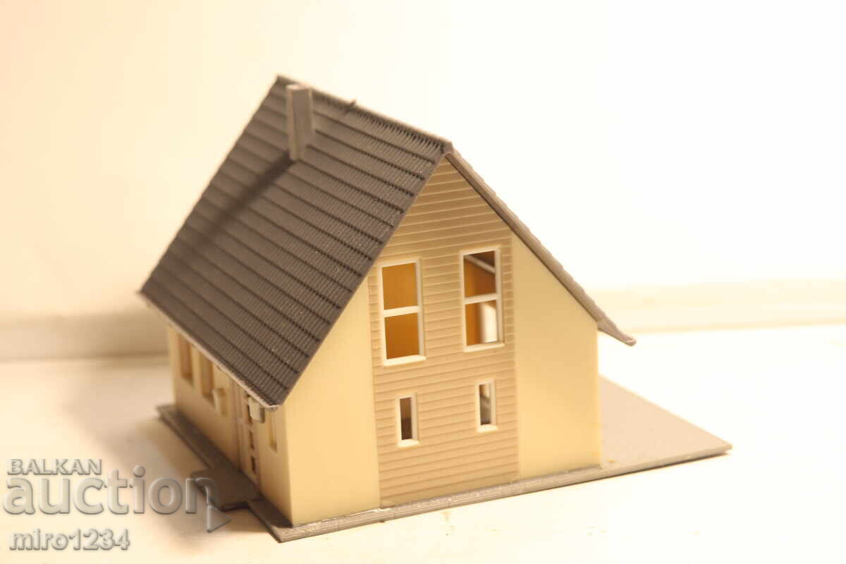 H0 1/87 KIBRI CASĂ MACHETĂ CLĂDIRE MODEL FEROVIAR GARĂ cu preț € 0.01 | 0.02 BGN