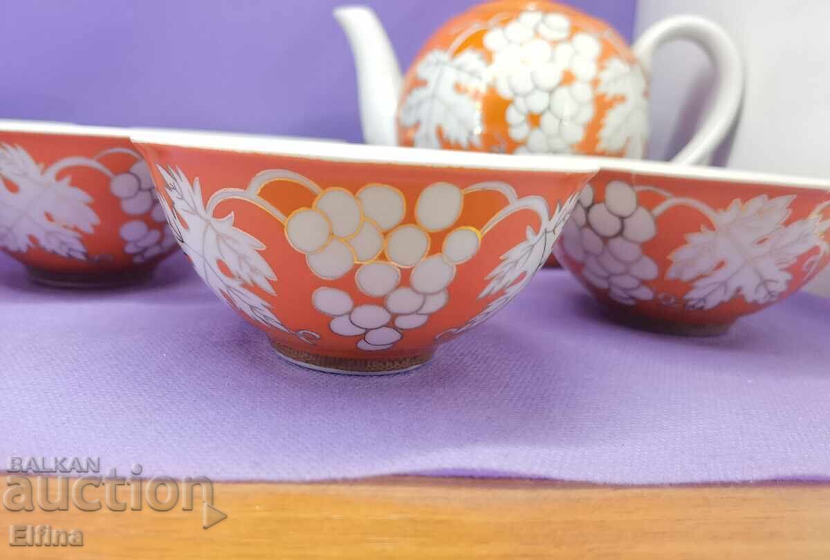 Set de porțelan sovietic vintage rar (înainte de 1978) – T cu preț € 55.00 | 107.57 BGN
