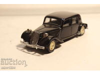 MAȘINUȚĂ JUCĂRIE SOLIDO CITROEN 1/43 MODEL RETRO