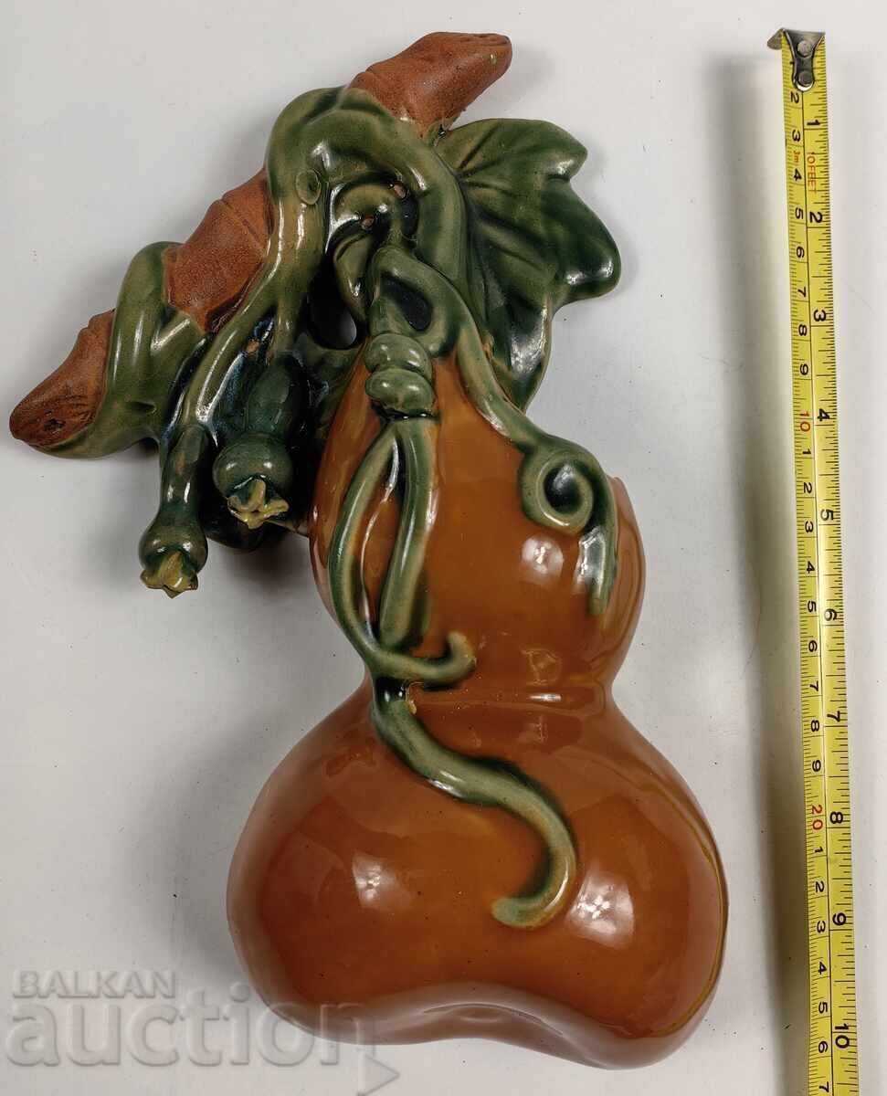 Auction  BEAUTIFUL CERAMIC WALL VASE VASE