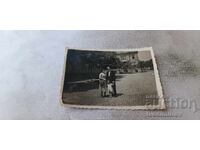 Fotografie Sofia Un bărbat, o femeie și un băiețel pe stradă