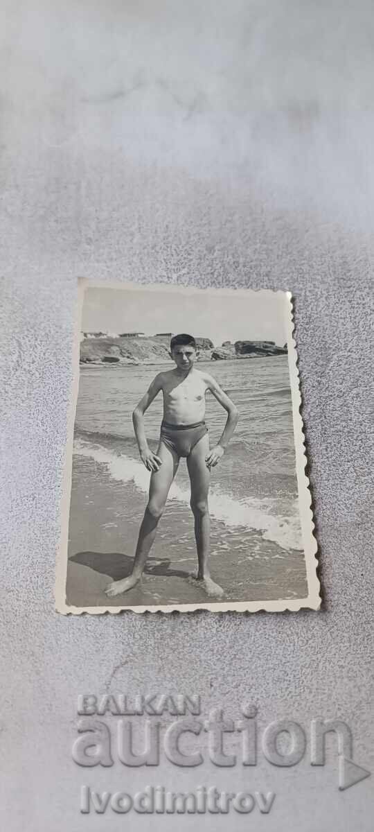 Foto Băiat pe plajă
