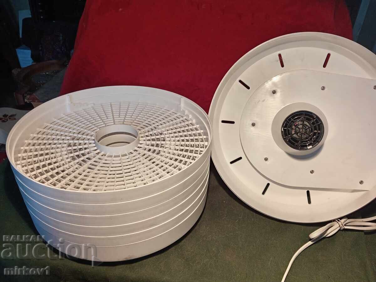 Auction  Fruit and vegetable dehydrator