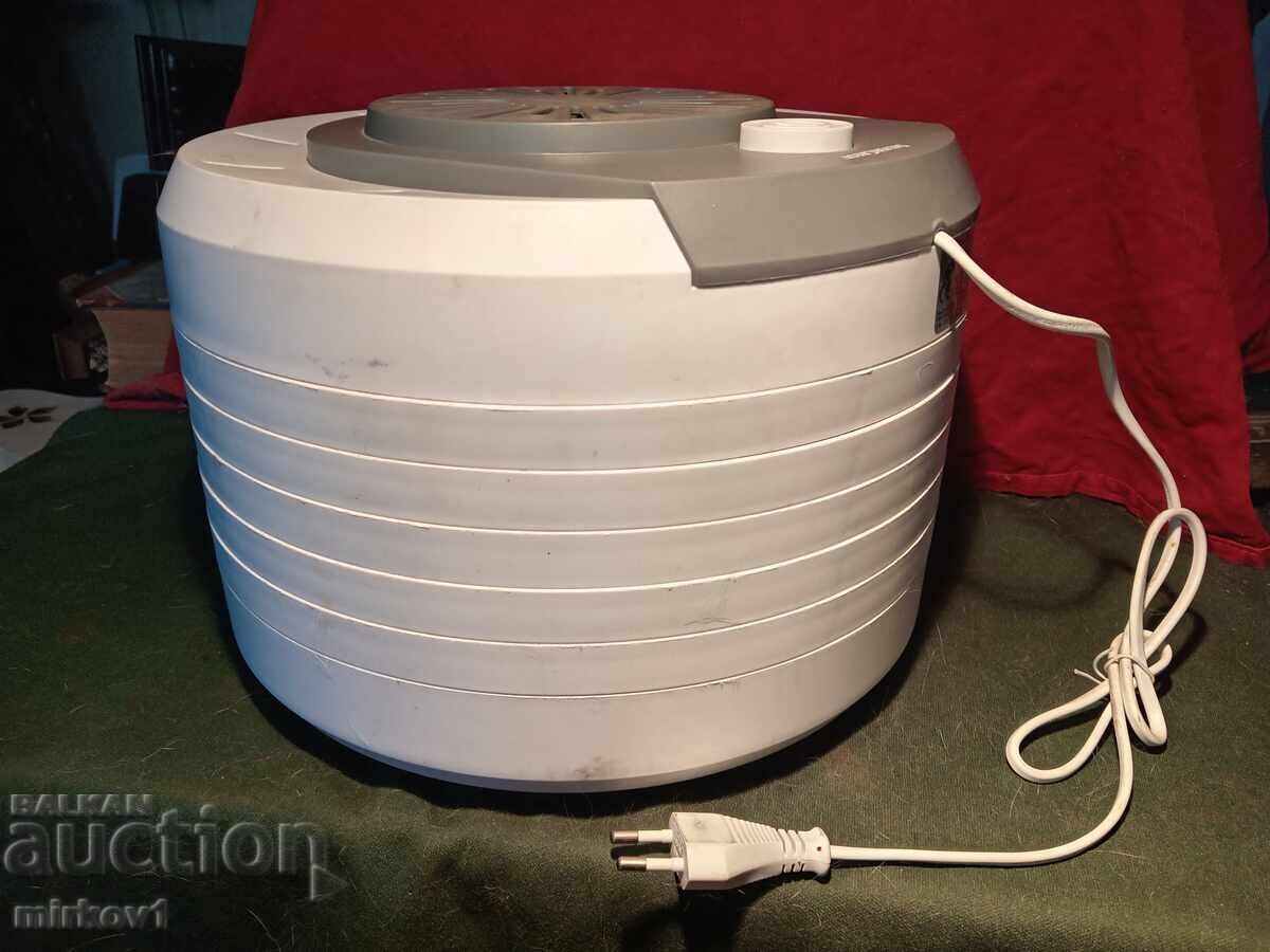 Fruit and vegetable dehydrator