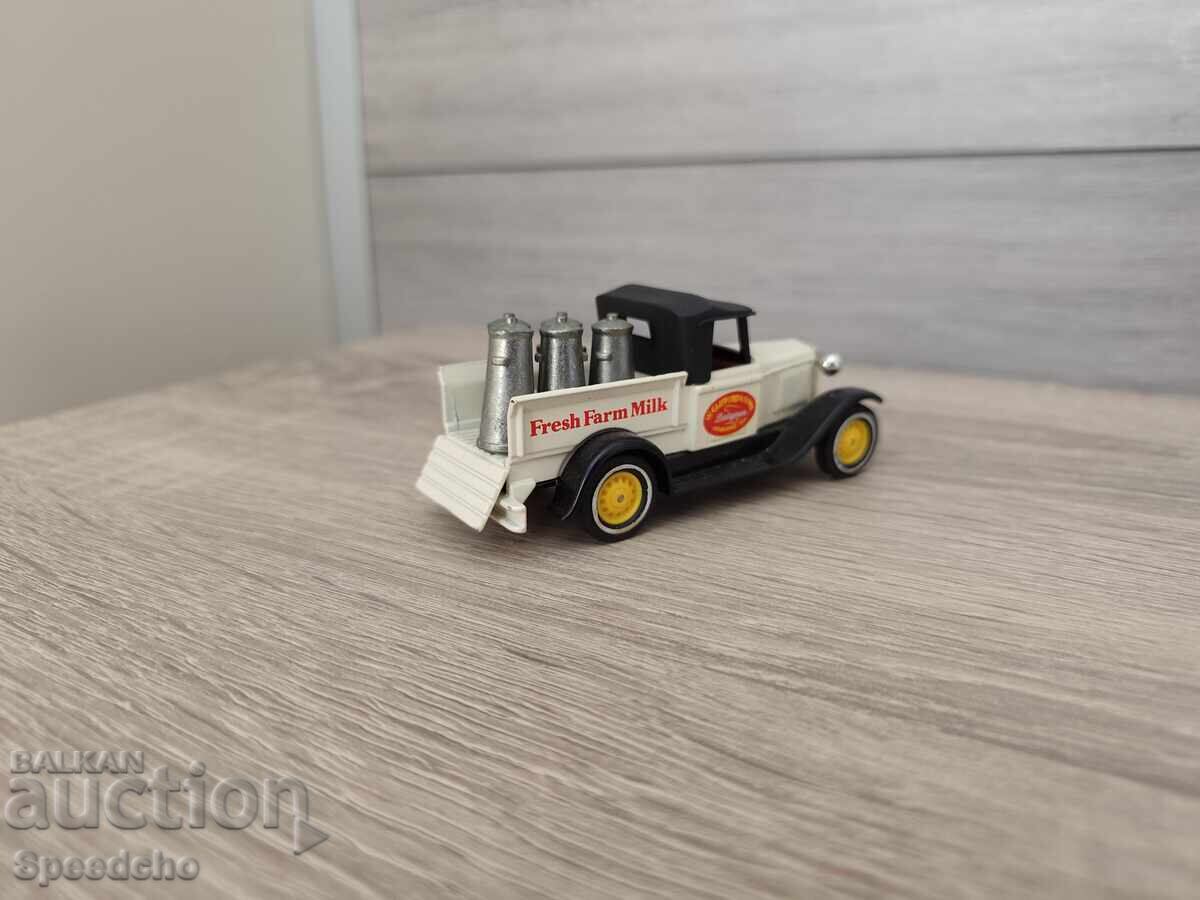 Auction  Matchbox milk truck Matchbox