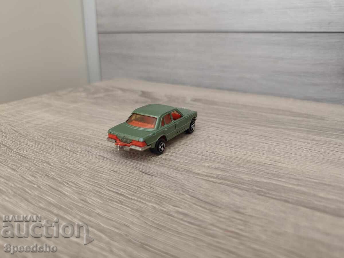 Mașinuță veche Majorette Mercedes cu preț € 6.14 | 12.01 BGN