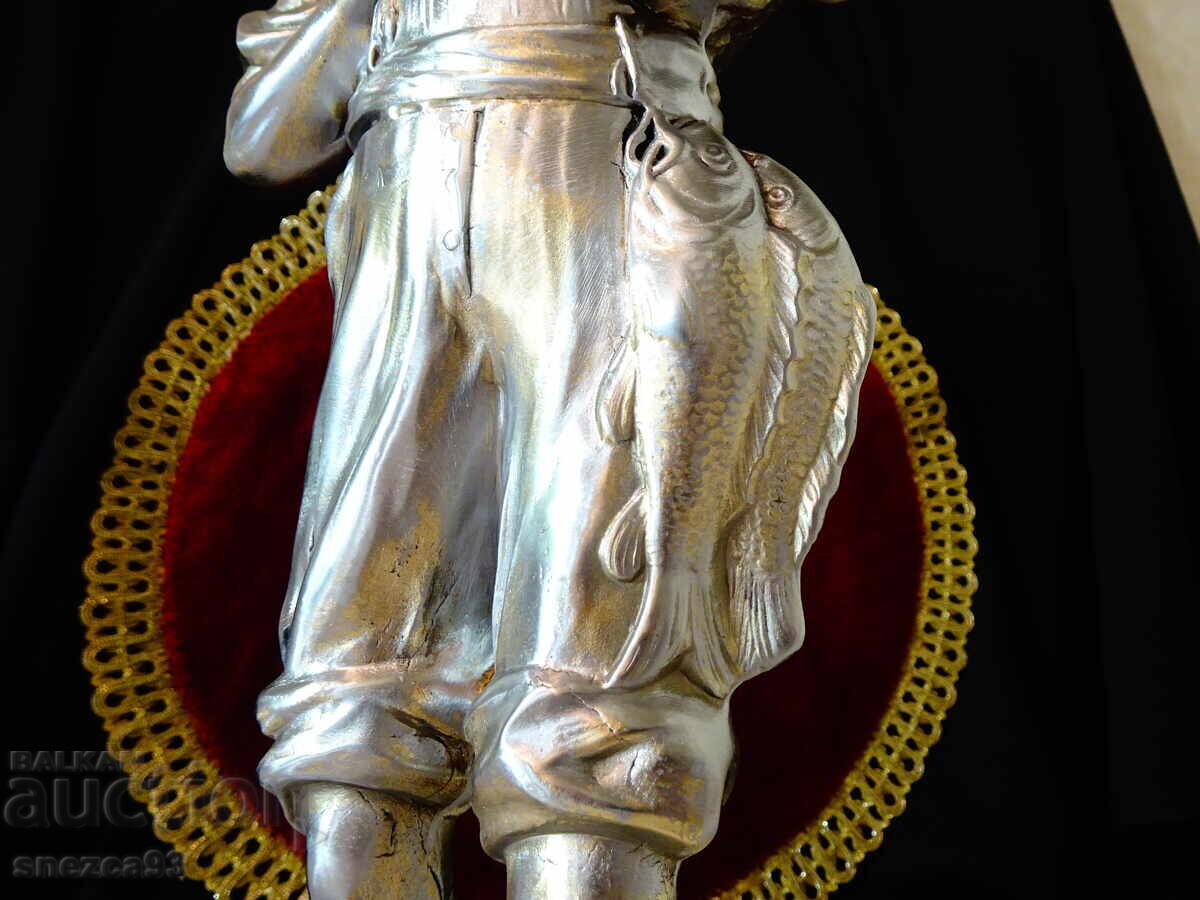 Auction Pewter sculpture Fisherman, 35 cm., 2 kg Auction Pewter sculpture Fisherman, 35 cm., 2 kg
