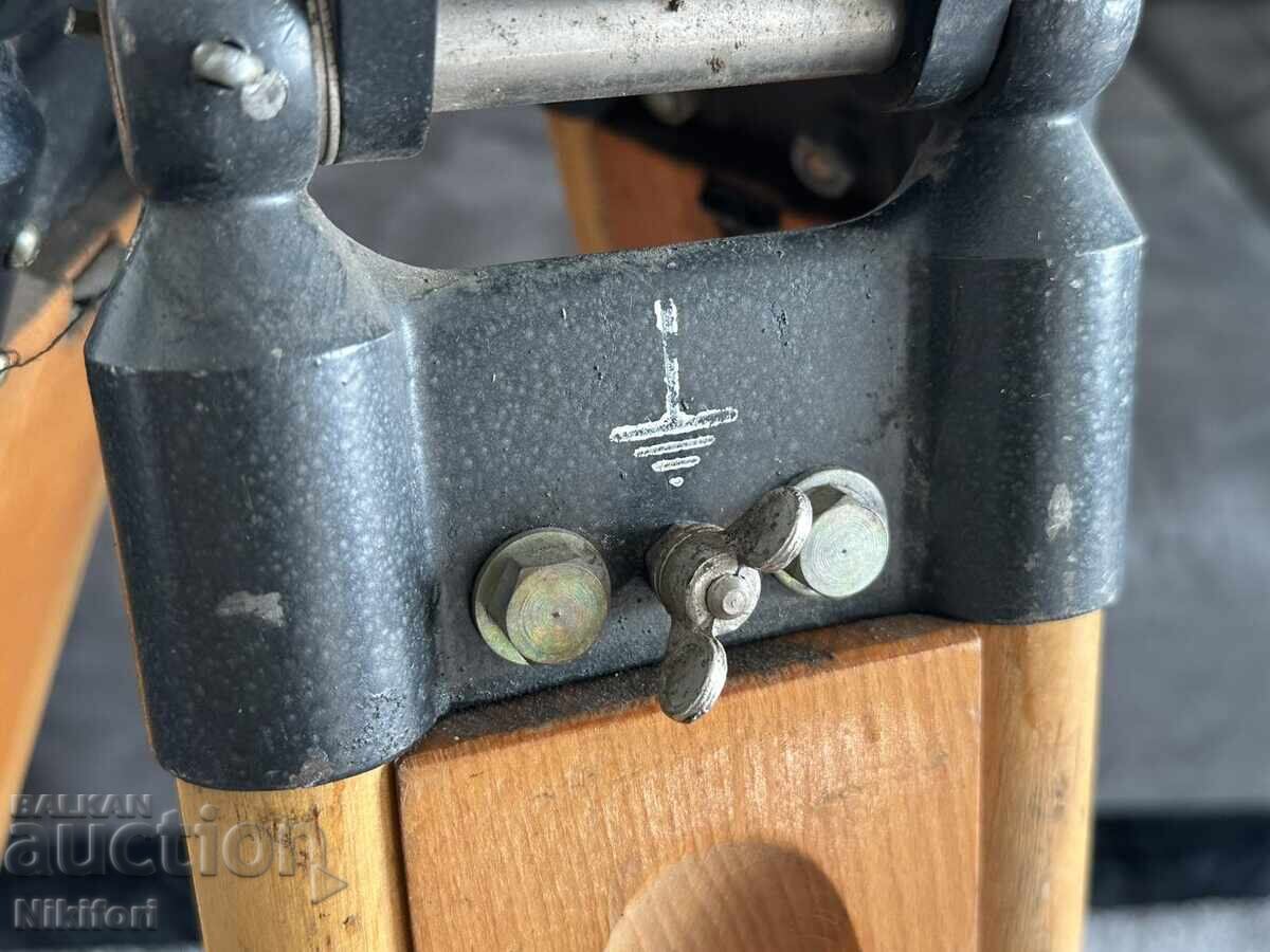 Παράδοση Σοβιετικό Ξύλινο Τρίποδο Καβαλέτο Παράδοση Σοβιετικό Ξύλινο Τρίποδο Καβαλέτο