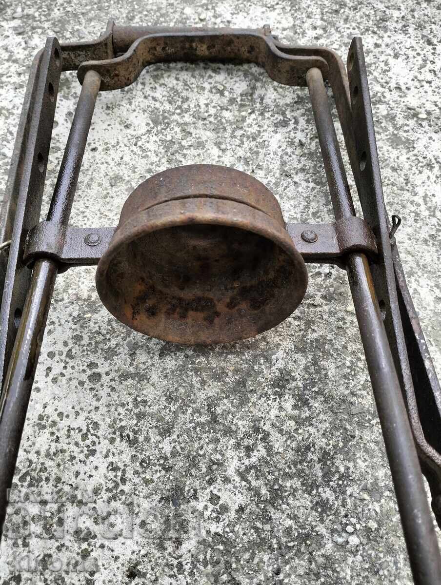 Livrarea Dop de borcan vechi Livrarea Dop de borcan vechi