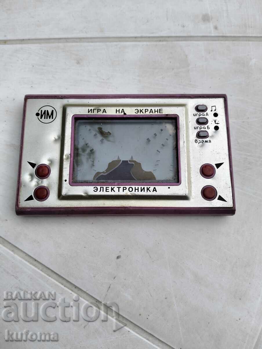 Old electronic game