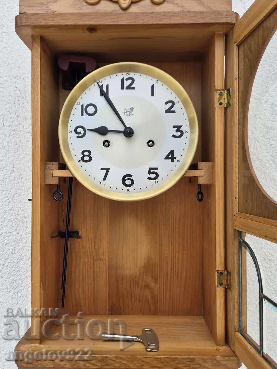 Ceas de perete german UMF cu preț € 3.50 | 6.85 BGN